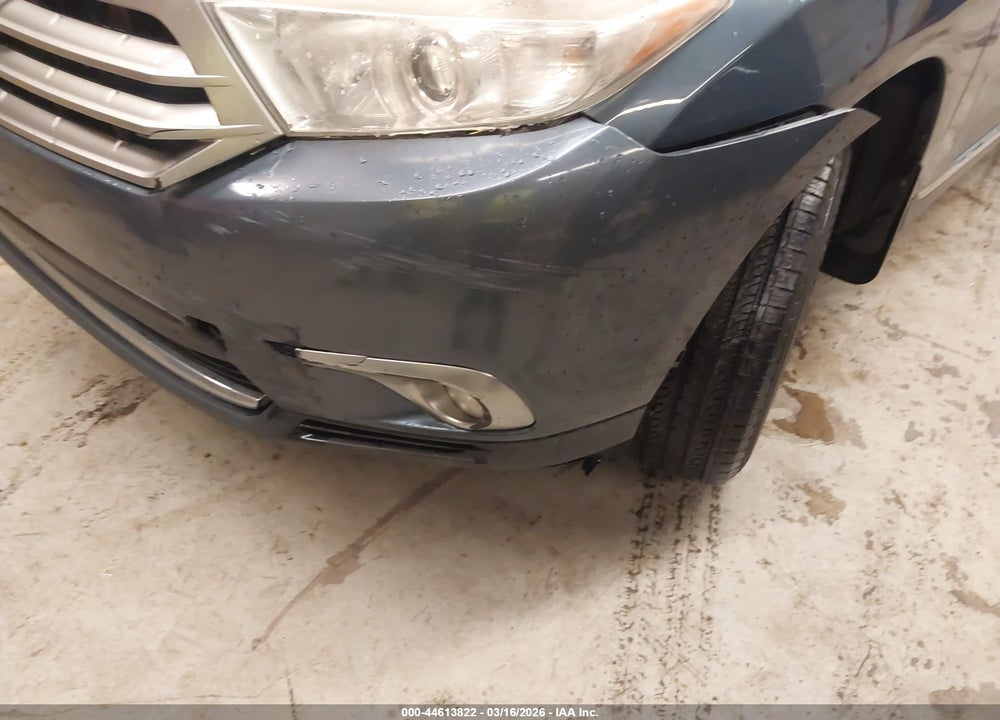 2013 TOYOTA HIGHLANDER BASE PLUS V6 VIN: 5TDBK3EH0DS205842