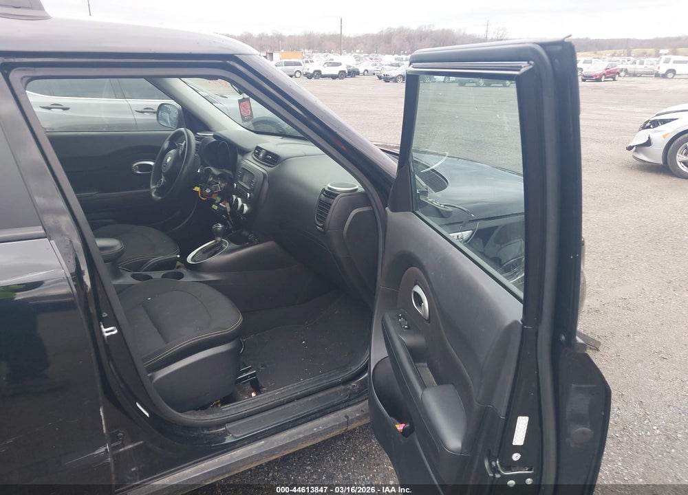 2016 KIA SOUL + VIN: KNDJP3A52G7369326