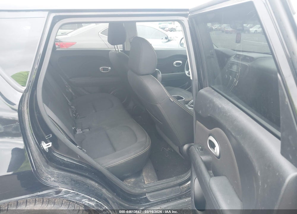 2016 KIA SOUL + VIN: KNDJP3A52G7369326