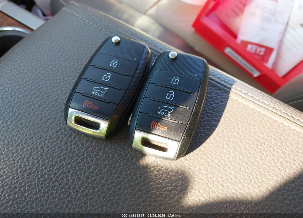 2016 KIA SOUL + VIN: KNDJP3A52G7369326