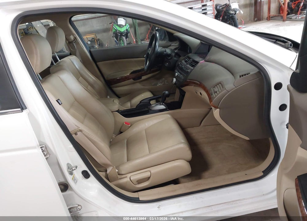 2010 HONDA ACCORD 2.4 EX-L VIN: 1HGCP2F8XAA078638