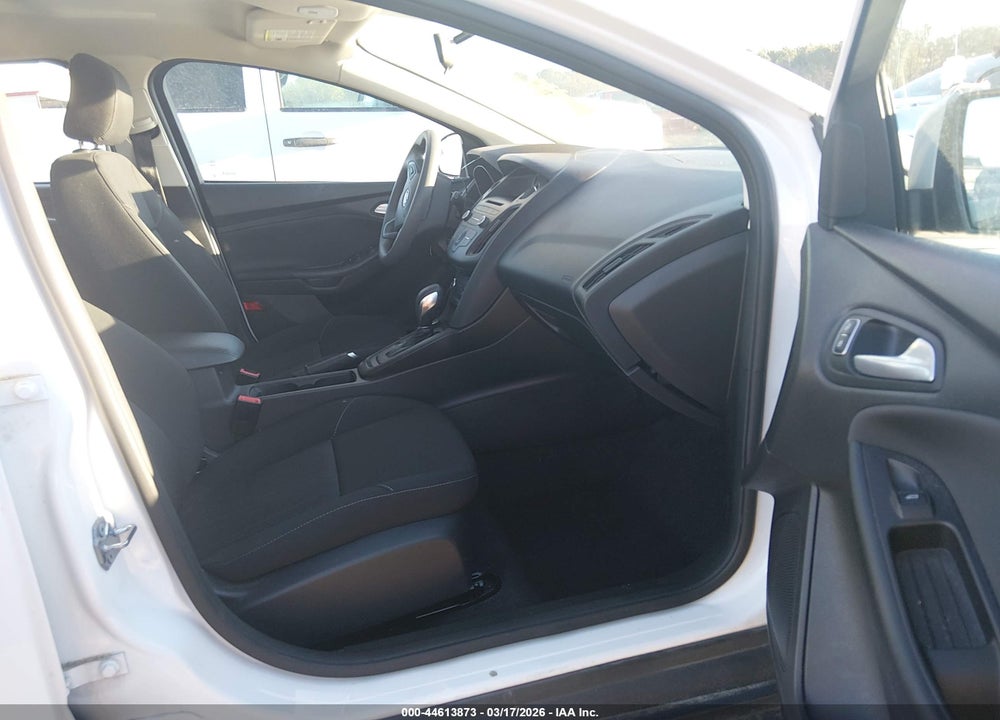 2017 FORD FOCUS SE VIN: 1FADP3K21HL286681