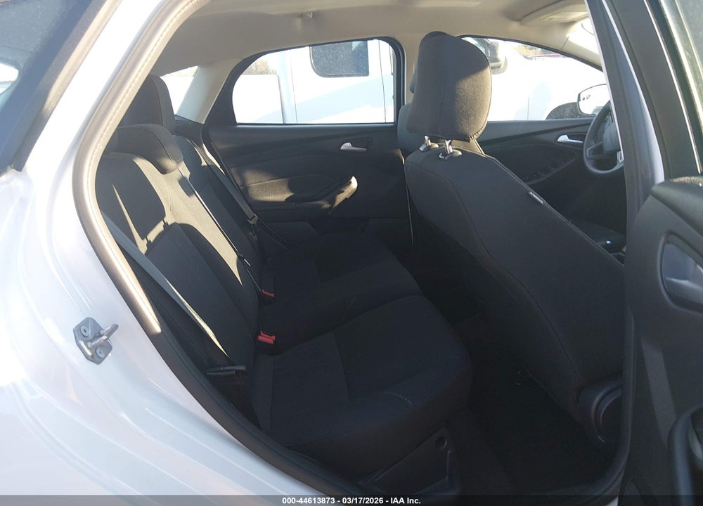 2017 FORD FOCUS SE VIN: 1FADP3K21HL286681