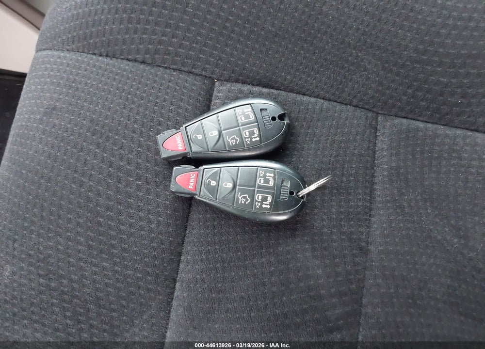 2011 DODGE GRAND CARAVAN CREW VIN: 2D4RN5DG0BR710136