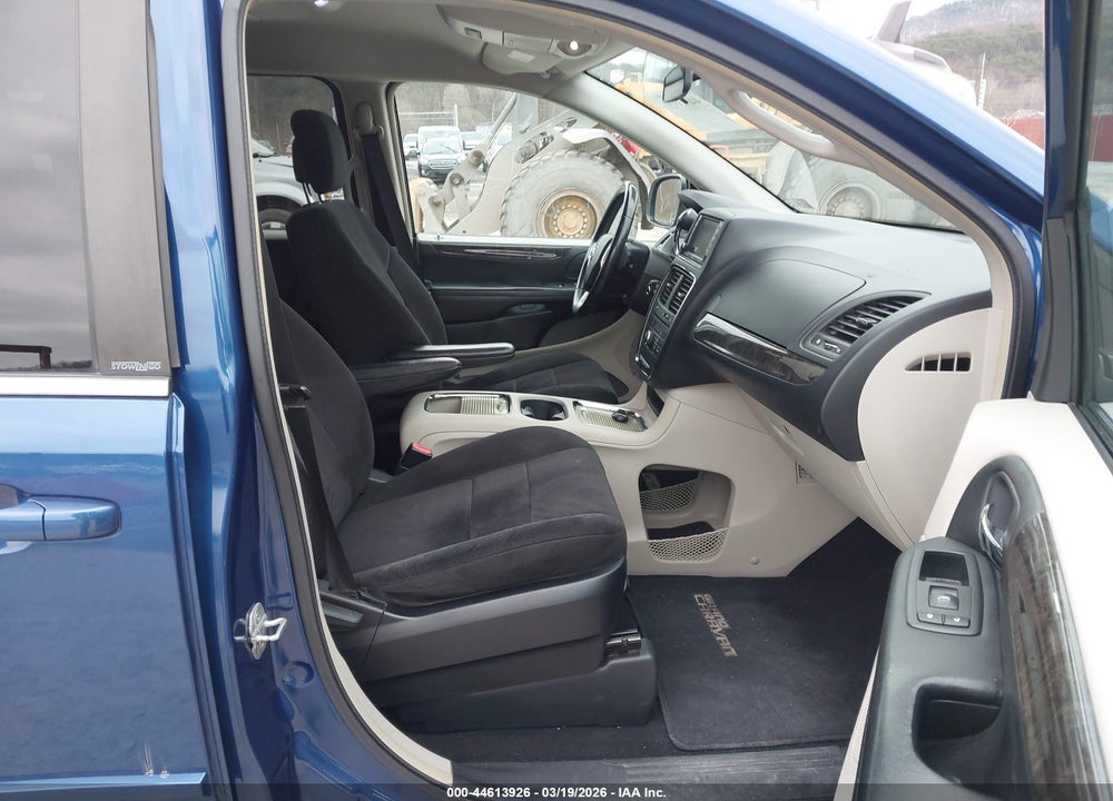 2011 DODGE GRAND CARAVAN CREW VIN: 2D4RN5DG0BR710136