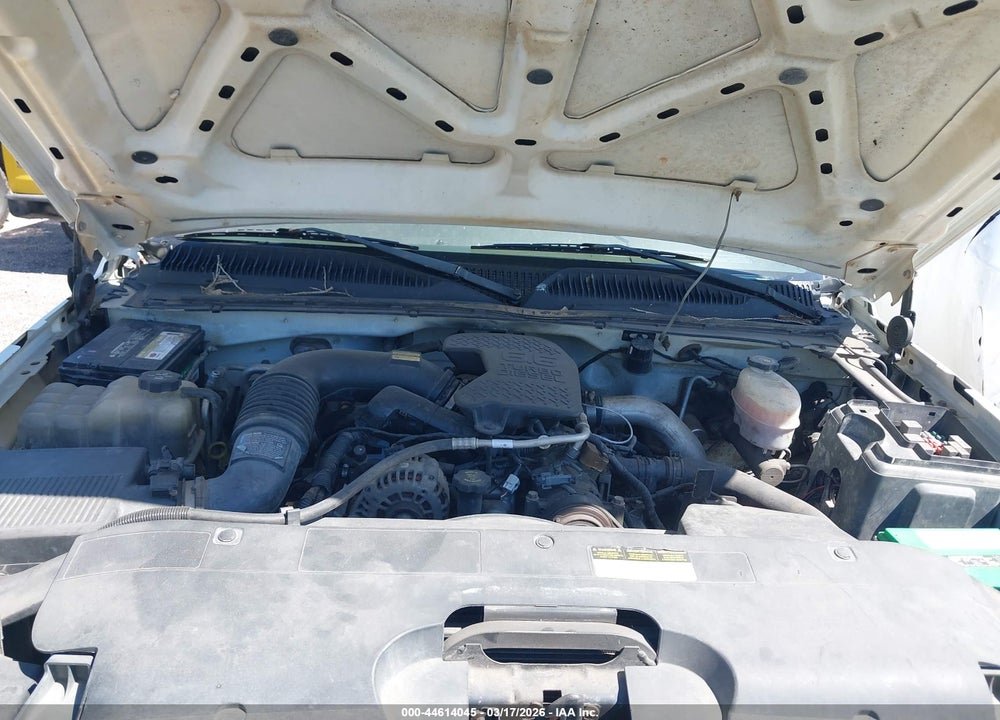 2005 CHEVROLET SILVERADO 2500HD WORK TRUCK VIN: 1GCHK23275F928043