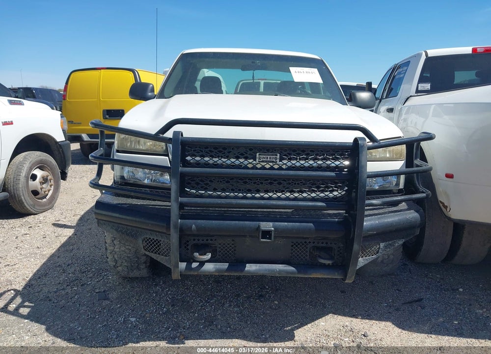 2005 CHEVROLET SILVERADO 2500HD WORK TRUCK VIN: 1GCHK23275F928043