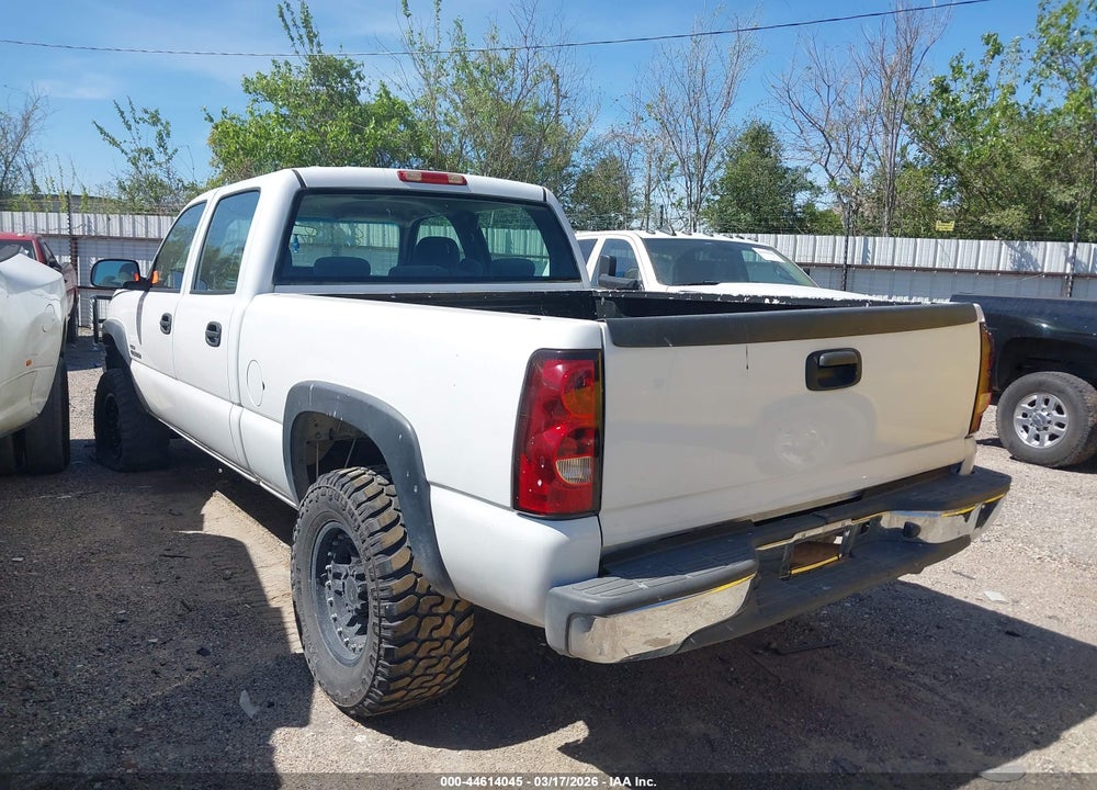 2005 CHEVROLET SILVERADO 2500HD WORK TRUCK VIN: 1GCHK23275F928043