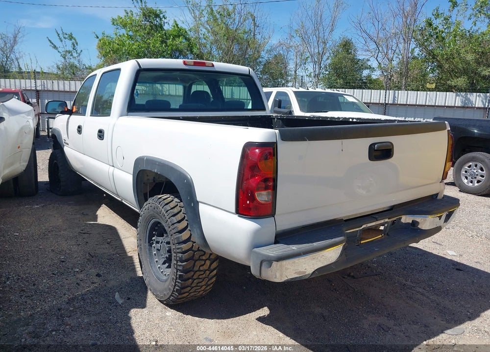 2005 CHEVROLET SILVERADO 2500HD WORK TRUCK VIN: 1GCHK23275F928043