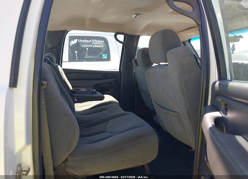 2005 CHEVROLET SILVERADO 2500HD WORK TRUCK VIN: 1GCHK23275F928043