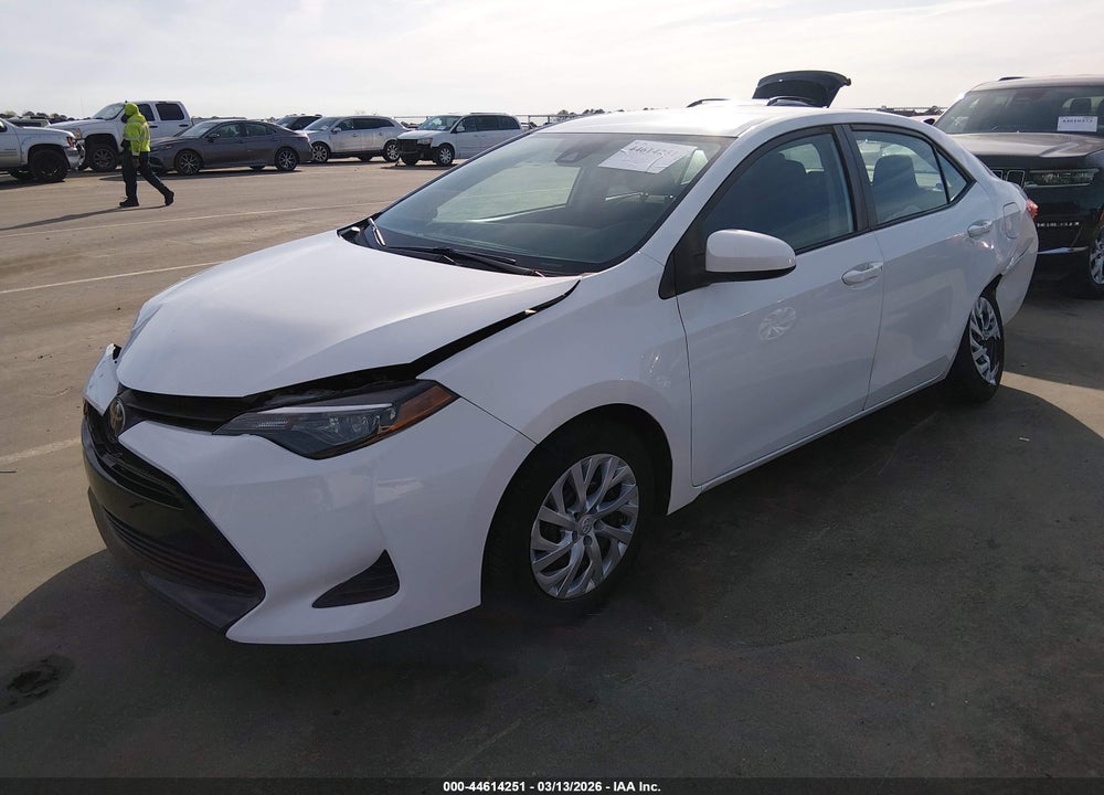 2019 TOYOTA COROLLA LE VIN: 5YFBURHE3KP935216