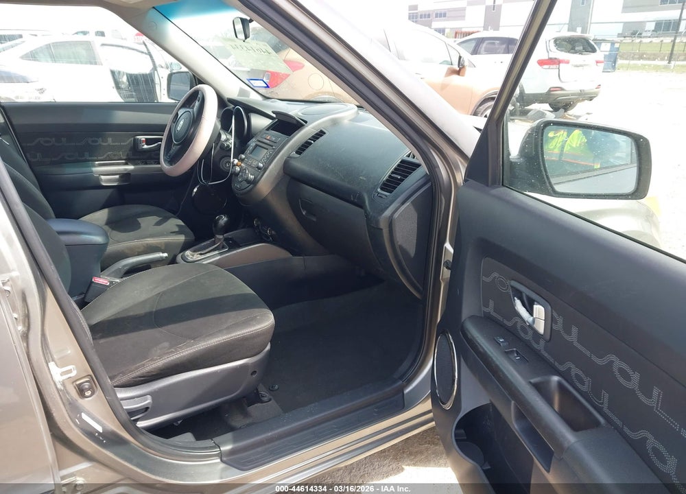 2012 KIA SOUL + VIN: KNDJT2A64C7427025