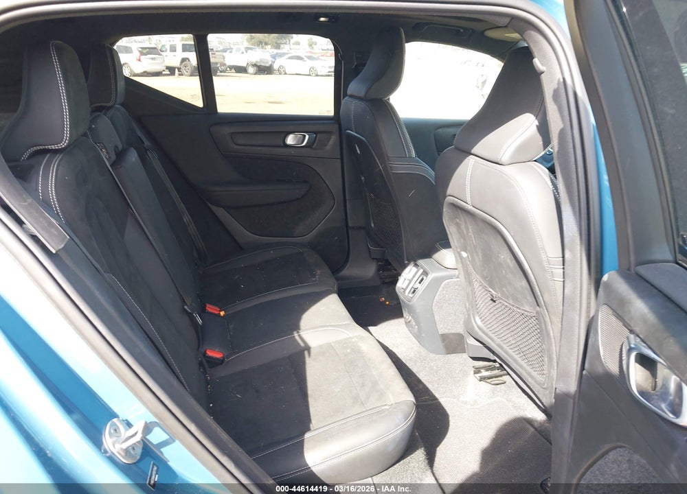2023 VOLVO XC40 RECHARGE PURE ELECTRIC TWIN PLUS VIN: YV4ED3UW4P2077542