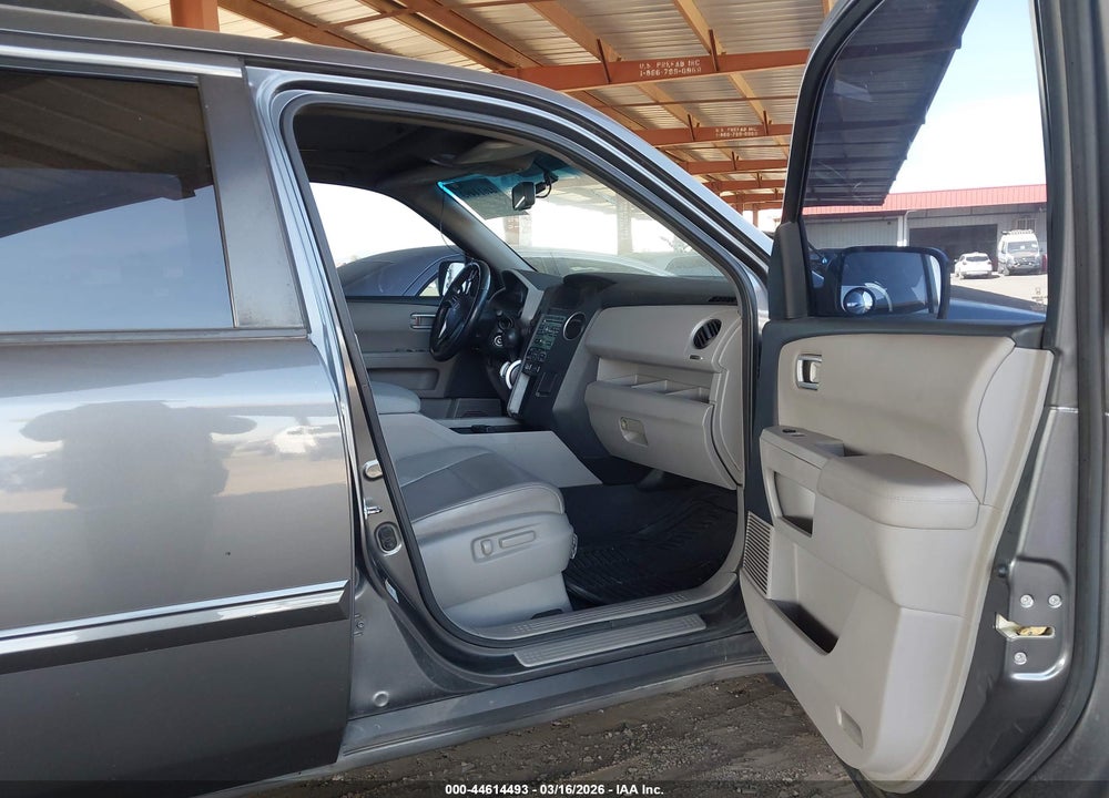 2011 HONDA PILOT EX-L VIN: 5FNYF3H57BB037070