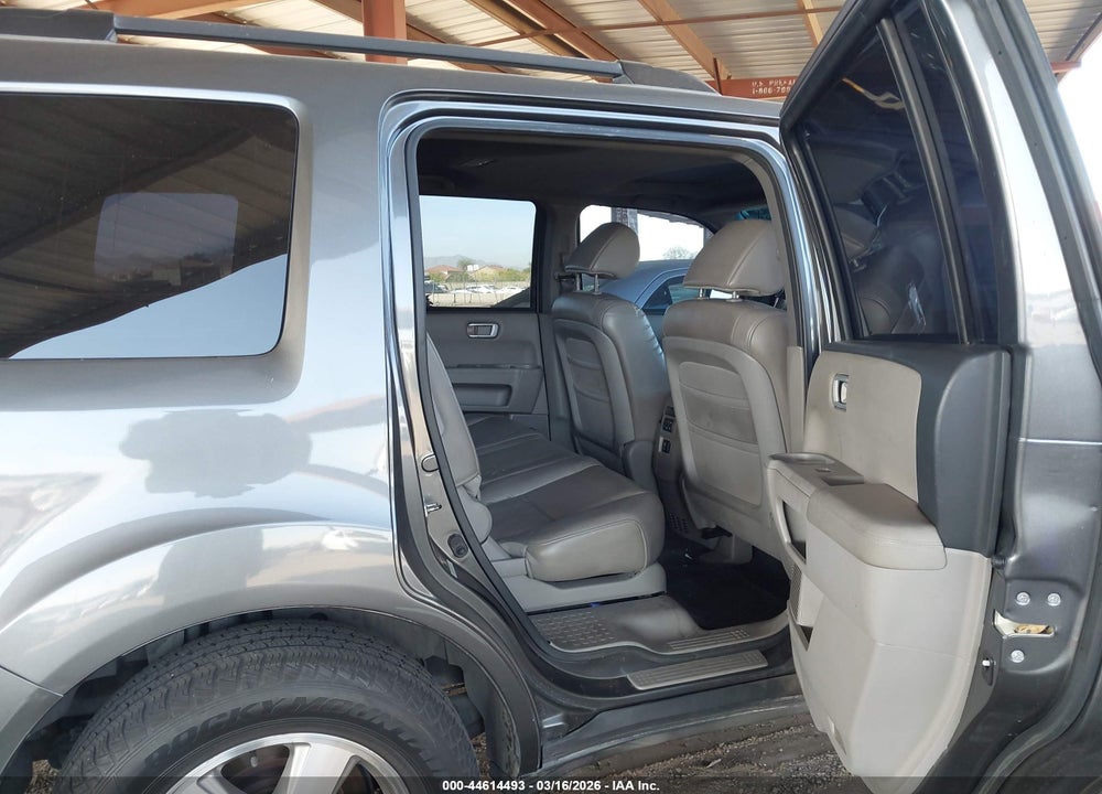 2011 HONDA PILOT EX-L VIN: 5FNYF3H57BB037070