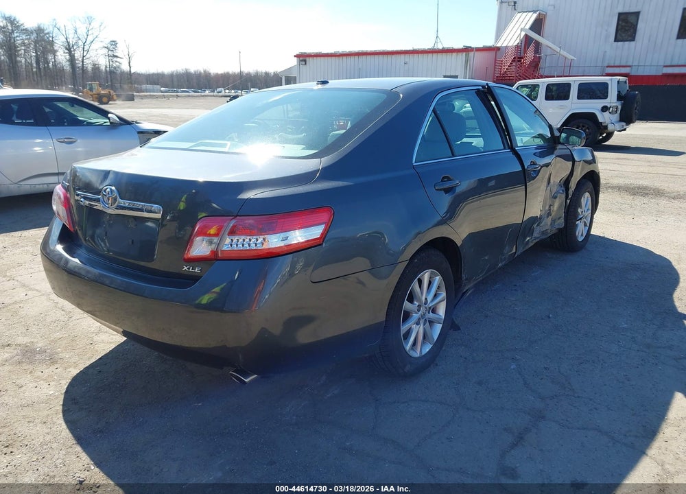2011 TOYOTA CAMRY XLE VIN: 4T1BF3EKXBU226461