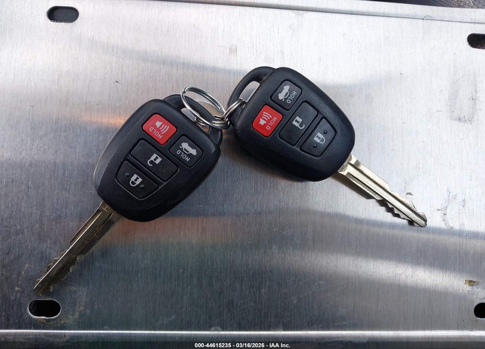 2015 TOYOTA COROLLA LE VIN: 2T1BURHE7FC420001
