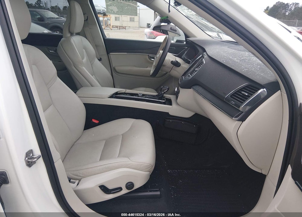 2020 VOLVO XC90 T6 MOMENTUM 6 PASSENGER VIN: YV4A221K7L1561706
