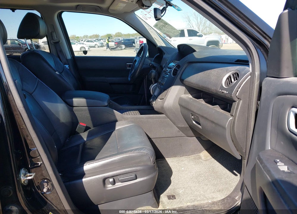 2015 HONDA PILOT TOURING VIN: 5FNYF3H92FB017866