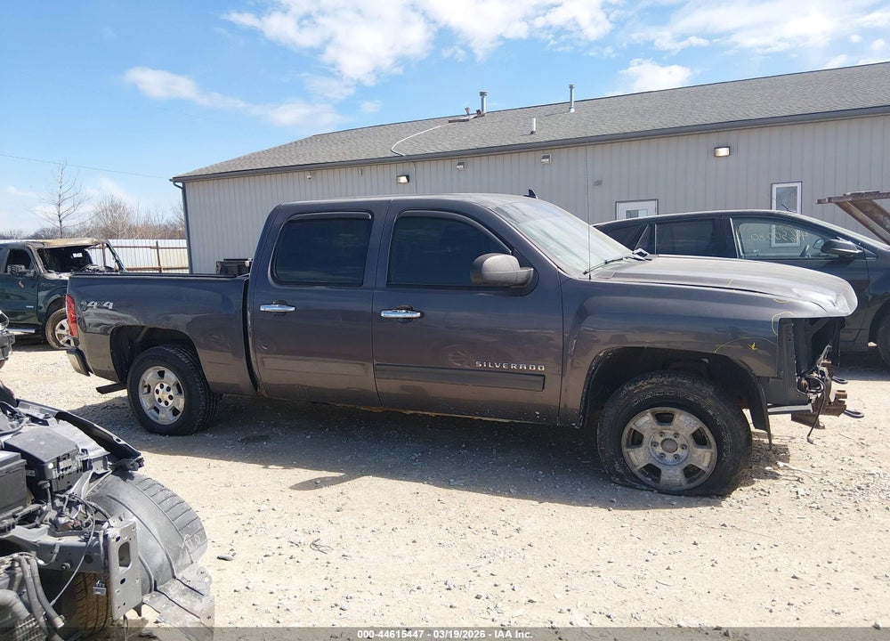 2011 CHEVROLET SILVERADO 1500 LT VIN: 1GCPKSE37BF175899