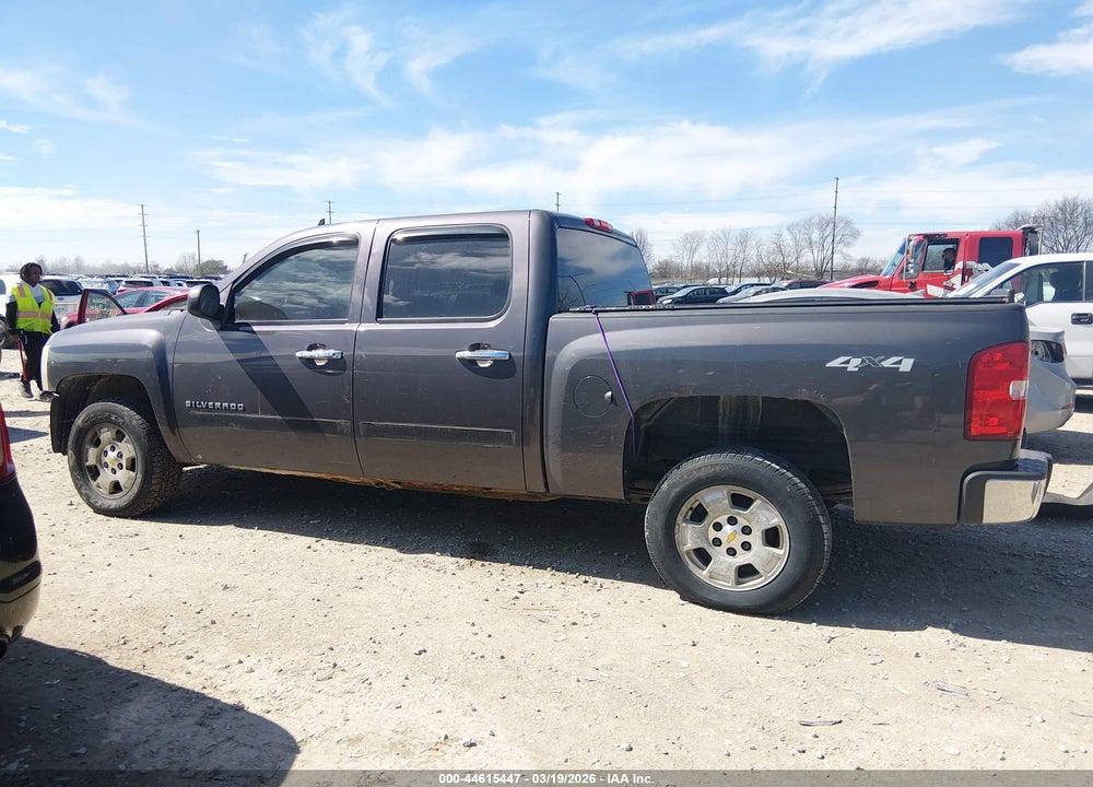 2011 CHEVROLET SILVERADO 1500 LT VIN: 1GCPKSE37BF175899