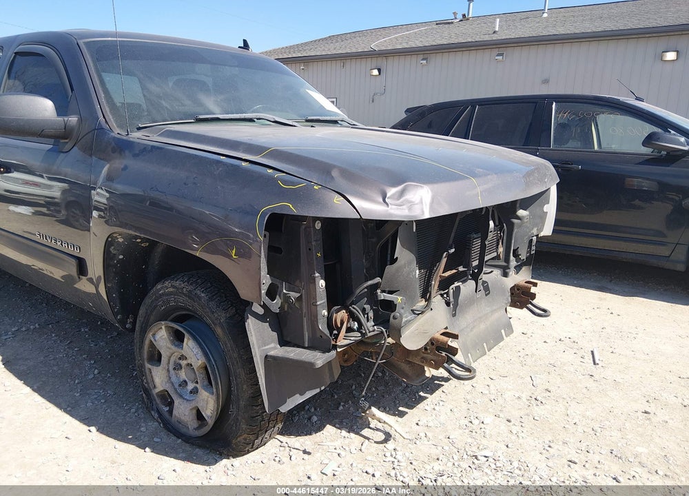 2011 CHEVROLET SILVERADO 1500 LT VIN: 1GCPKSE37BF175899