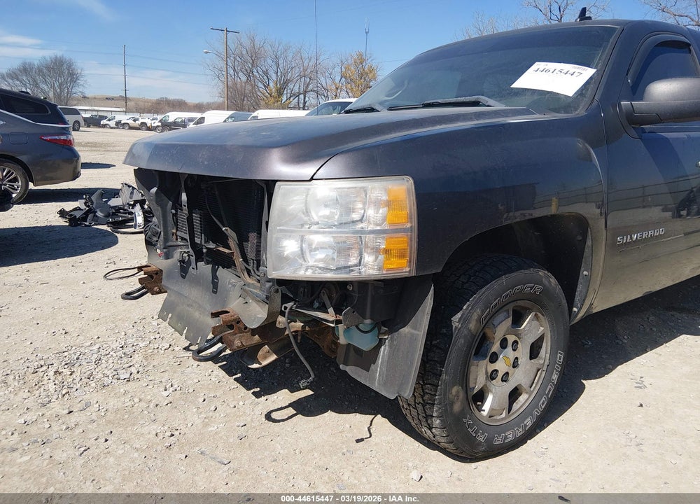 2011 CHEVROLET SILVERADO 1500 LT VIN: 1GCPKSE37BF175899