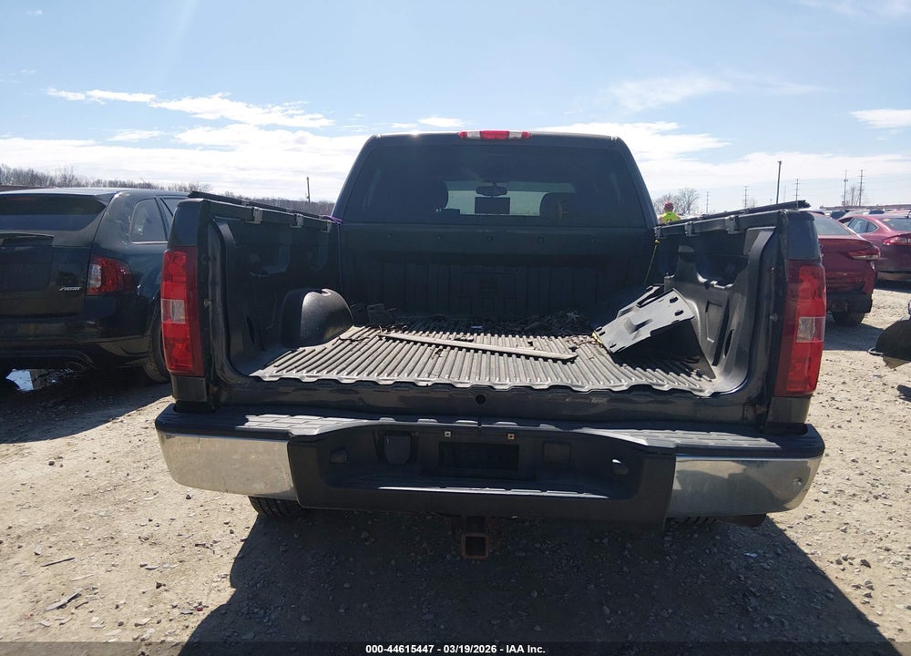 2011 CHEVROLET SILVERADO 1500 LT VIN: 1GCPKSE37BF175899