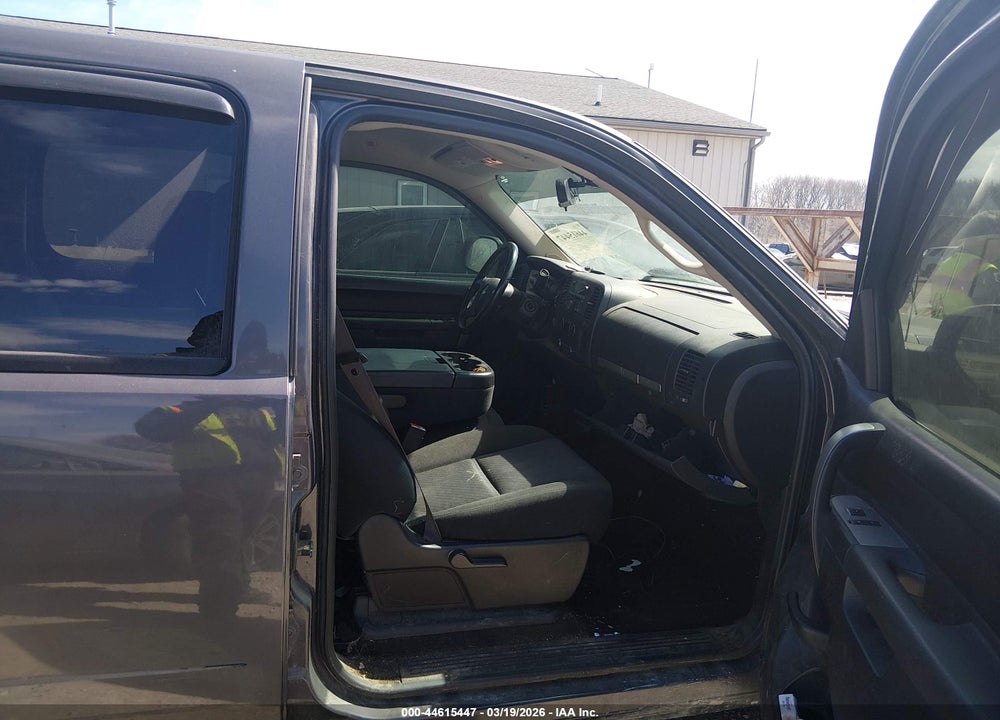 2011 CHEVROLET SILVERADO 1500 LT VIN: 1GCPKSE37BF175899