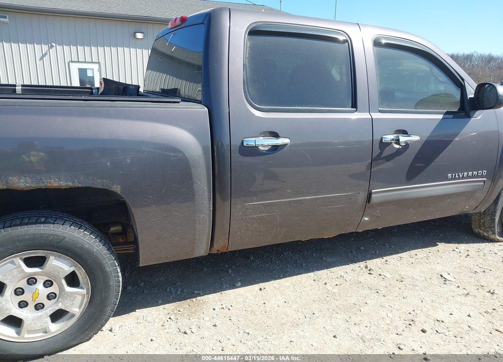 2011 CHEVROLET SILVERADO 1500 LT VIN: 1GCPKSE37BF175899