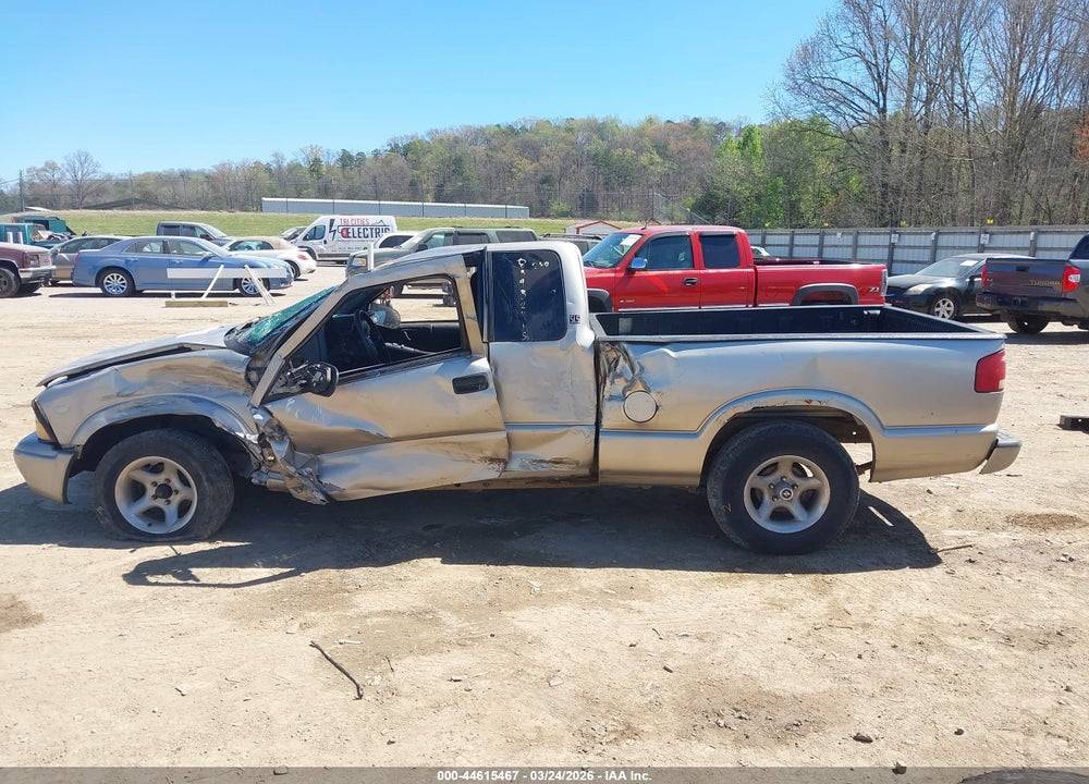 2002 GMC SONOMA SLS VIN: 1GTCS19W828101070