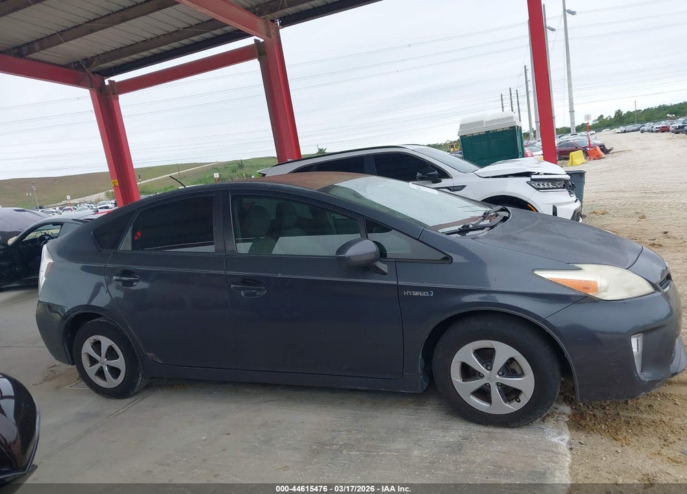 2013 TOYOTA PRIUS TWO VIN: JTDKN3DU3D1704735