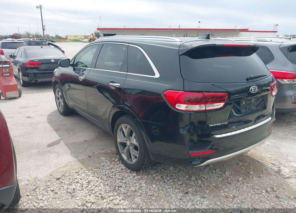 2016 KIA SORENTO 3.3L SX VIN: 5XYPK4A50GG090572