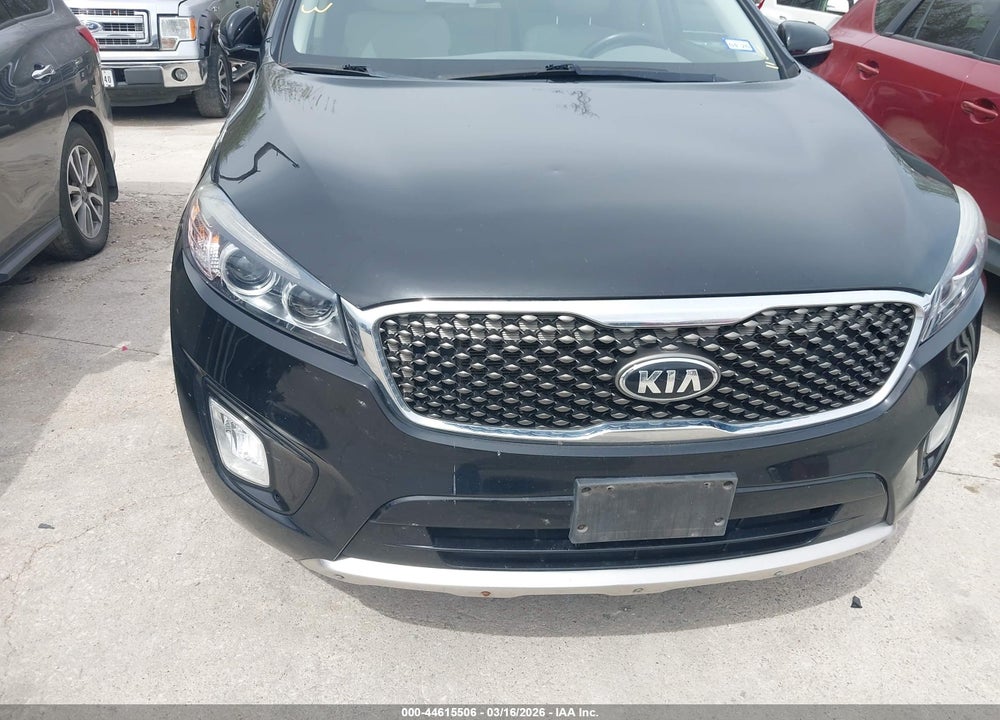 2016 KIA SORENTO 3.3L SX VIN: 5XYPK4A50GG090572