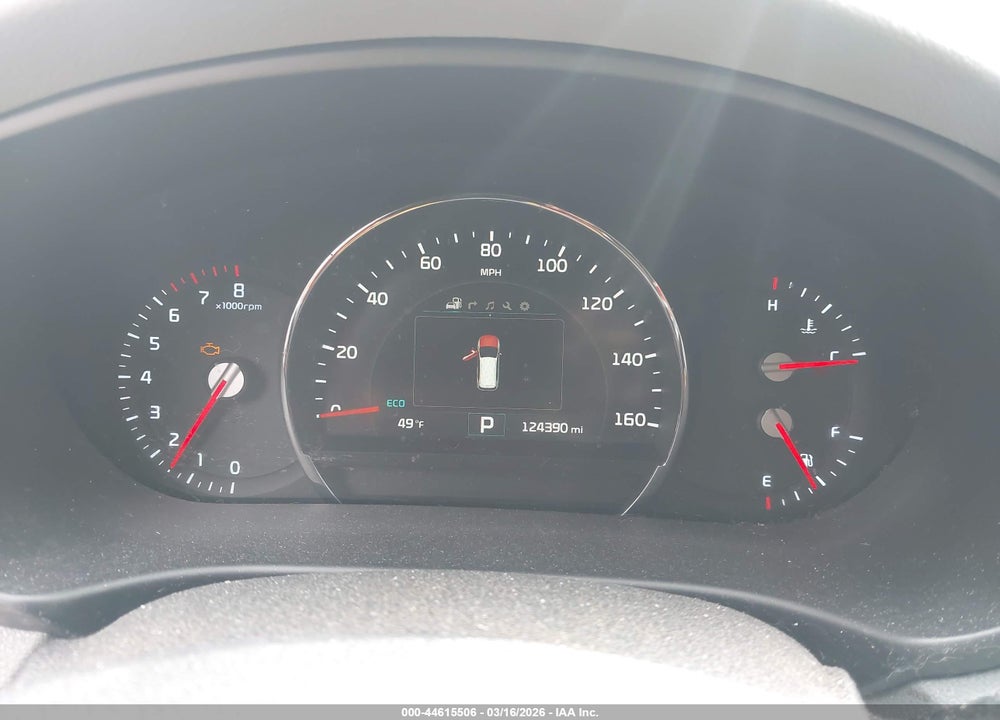 2016 KIA SORENTO 3.3L SX VIN: 5XYPK4A50GG090572