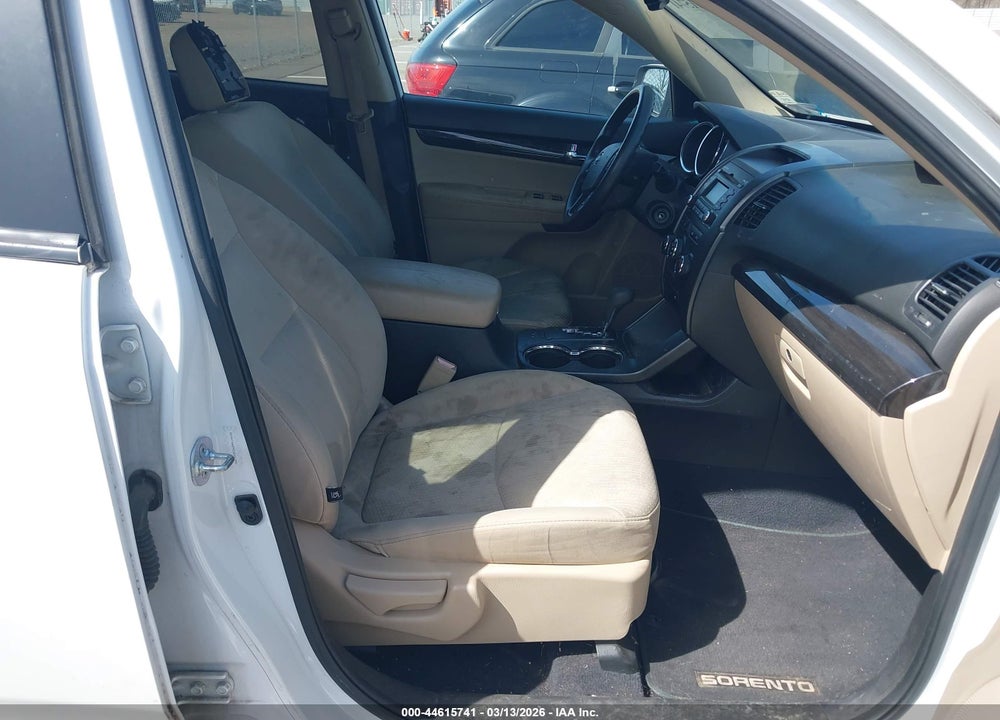 2012 KIA SORENTO LX V6 VIN: 5XYKT4A29CG246390