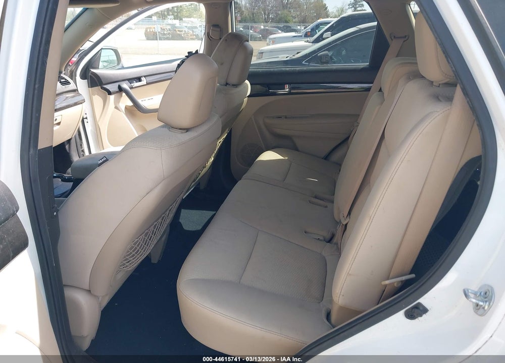 2012 KIA SORENTO LX V6 VIN: 5XYKT4A29CG246390