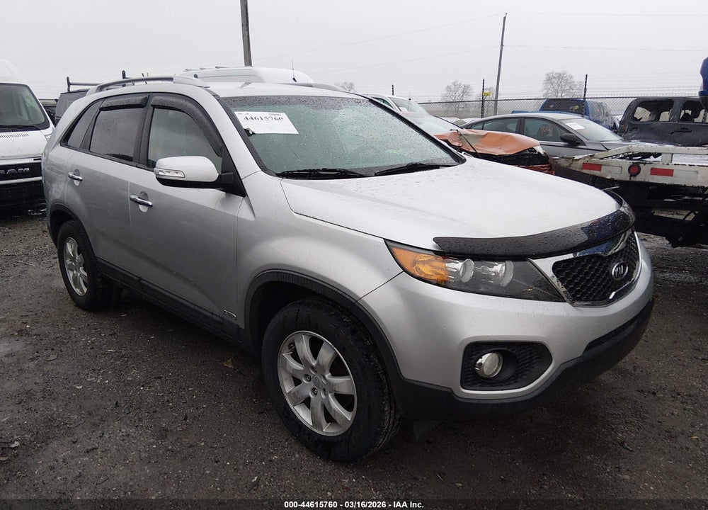 2011 KIA SORENTO LX VIN: 5XYKTDA16BG065477