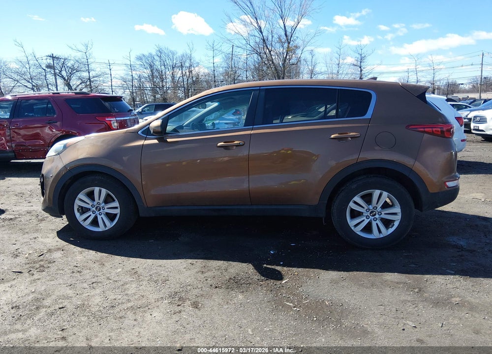 2018 KIA SPORTAGE LX VIN: KNDPM3AC7J7447494