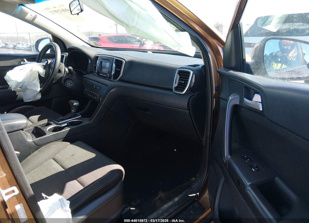 2018 KIA SPORTAGE LX VIN: KNDPM3AC7J7447494