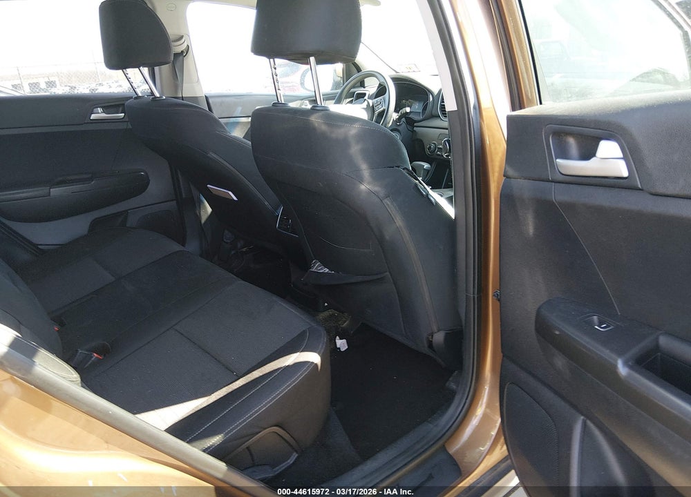 2018 KIA SPORTAGE LX VIN: KNDPM3AC7J7447494