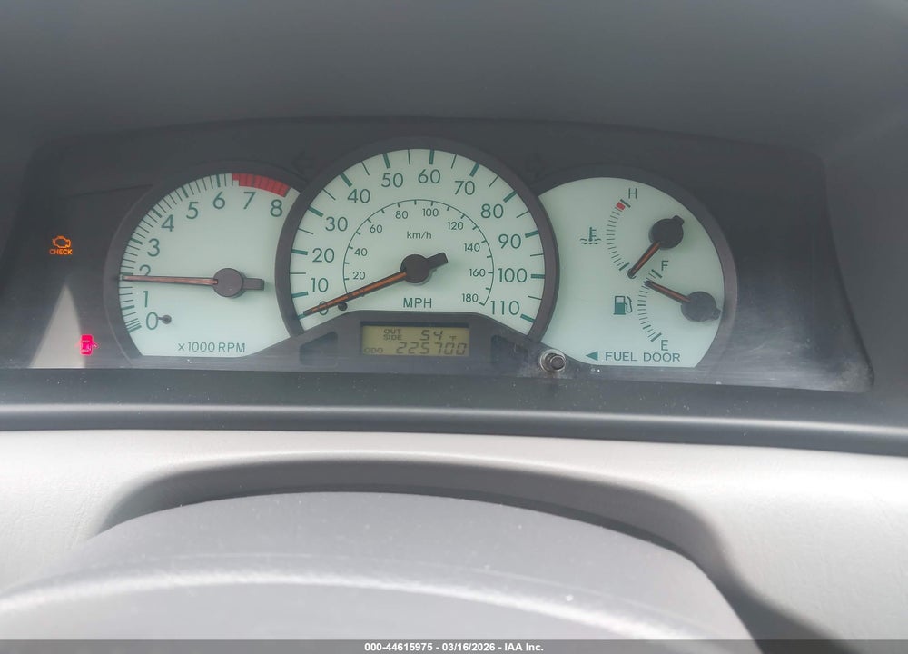 2004 TOYOTA COROLLA LE VIN: 2T1BR32E24C167643