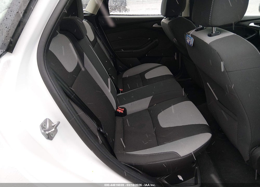 2014 FORD FOCUS SE VIN: 1FADP3K23EL251622