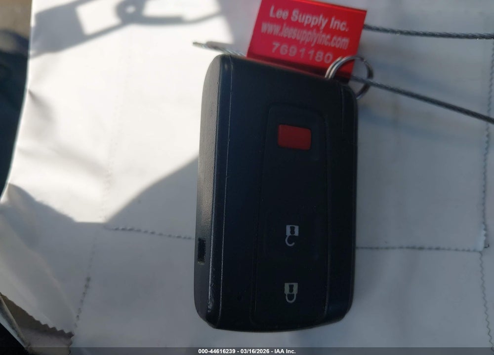 2005 TOYOTA PRIUS VIN: JTDKB20U050133057
