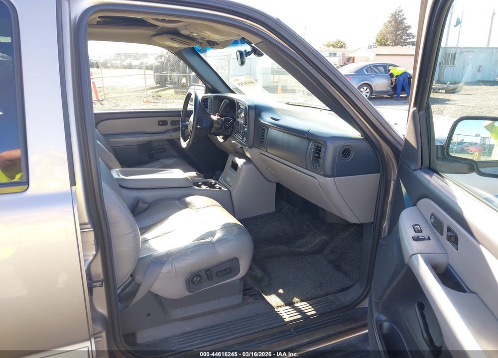 2001 CHEVROLET SUBURBAN K1500 VIN: 3GNFK16T61G150534