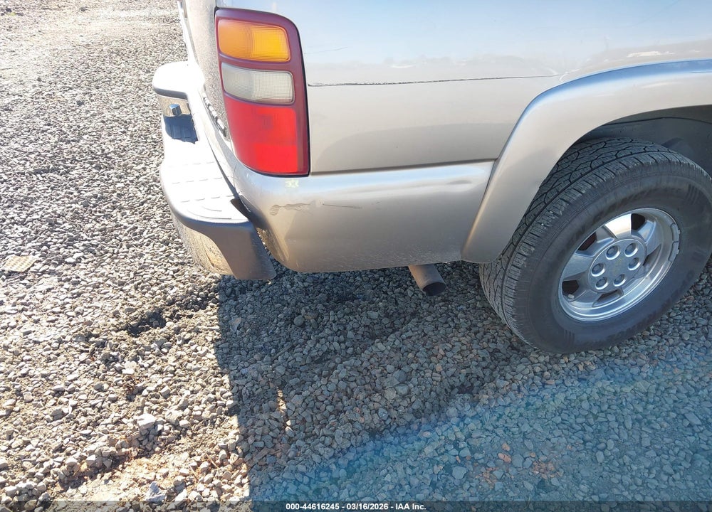 2001 CHEVROLET SUBURBAN K1500 VIN: 3GNFK16T61G150534