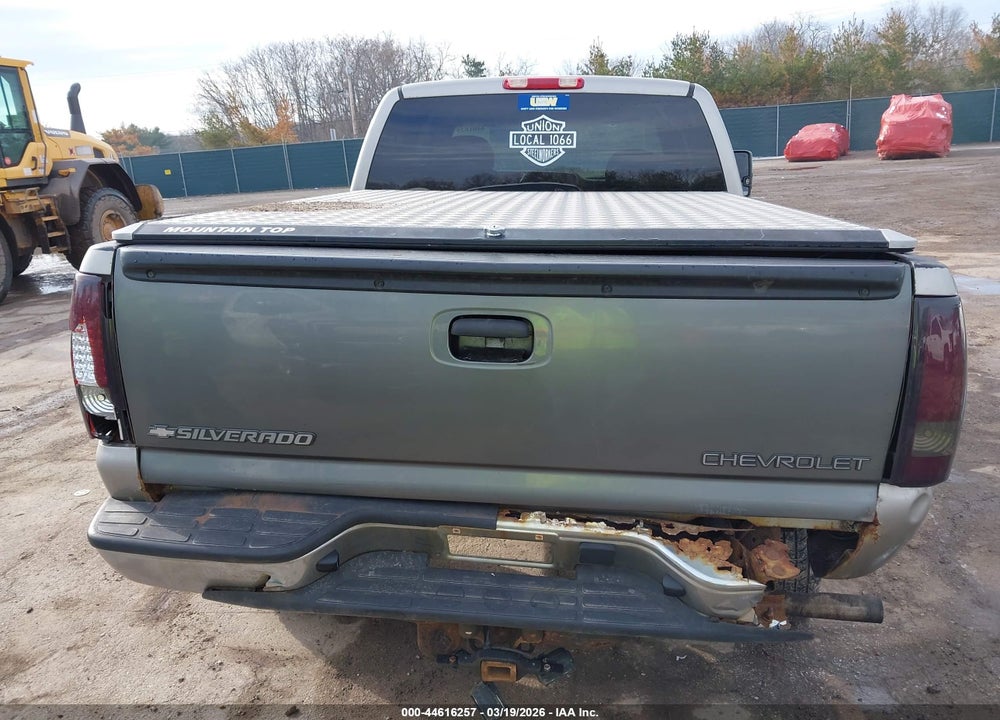 1999 CHEVROLET SILVERADO 1500 LS VIN: 2GCEK19T4X1109563