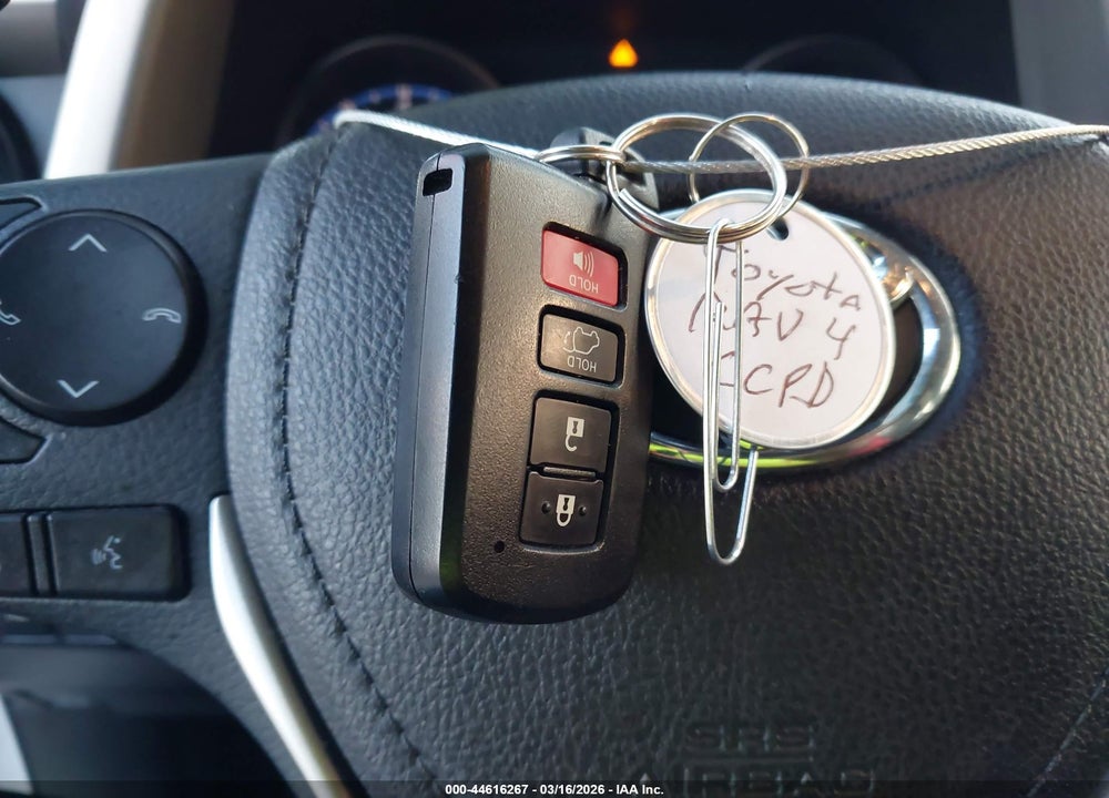 2017 TOYOTA RAV4 XLE VIN: 2T3WFREV6HW388988