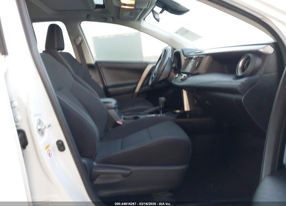 2017 TOYOTA RAV4 XLE VIN: 2T3WFREV6HW388988