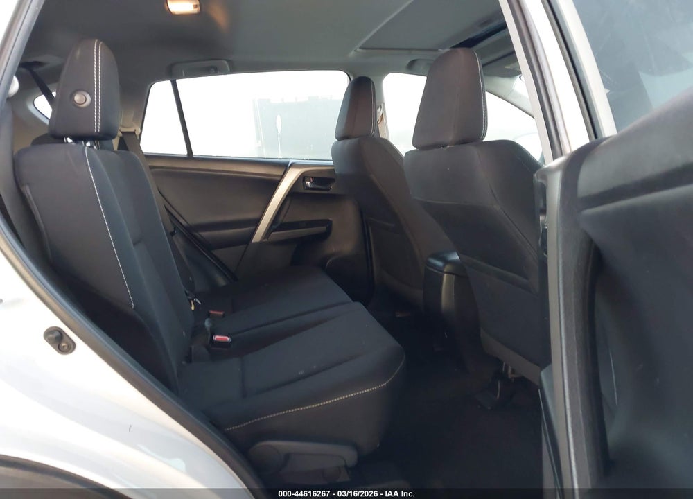 2017 TOYOTA RAV4 XLE VIN: 2T3WFREV6HW388988